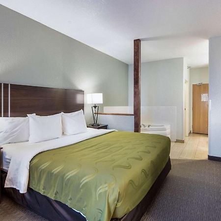 Quality Inn & Suites West Pueblo Ngoại thất bức ảnh