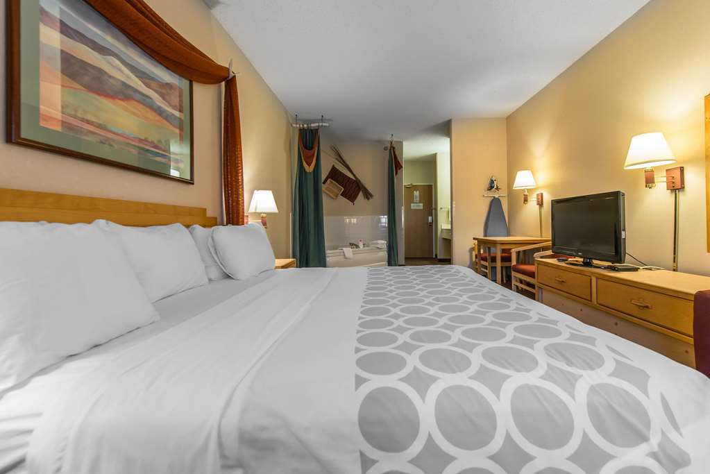 Quality Inn & Suites West Pueblo Phòng bức ảnh